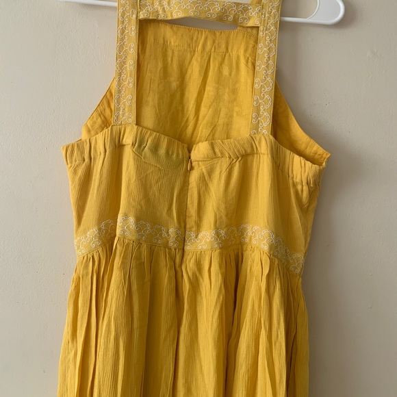 NY & COMPANY GOLD DUST / YELLOW EMBROIDERED MAXI DRESS . SIZE LARGE - Picture 13 of 17